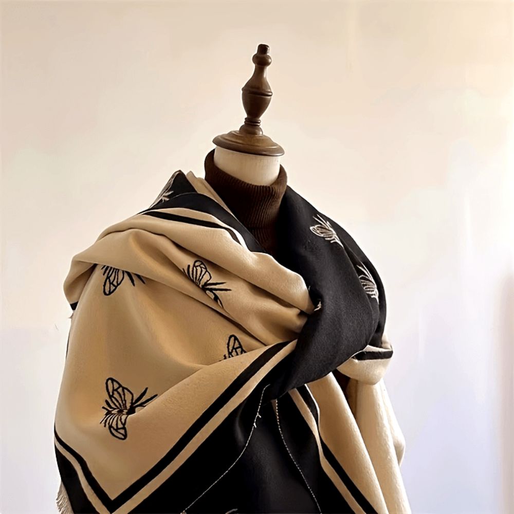 Nuvia Bee Pattern Winter Scarf — product in use