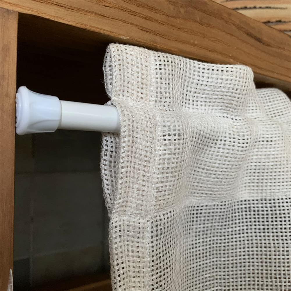 Adjustable Telescopic Curtain Rod — product close-up