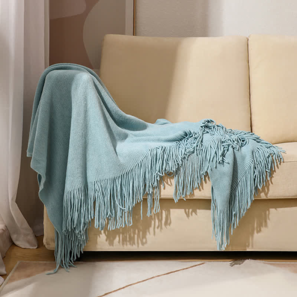 Chunky Knit Tassel Blanket — material texture close-up