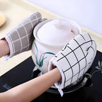 Heatproof Grid Pattern Kitchen Mitts — lifestyle shot