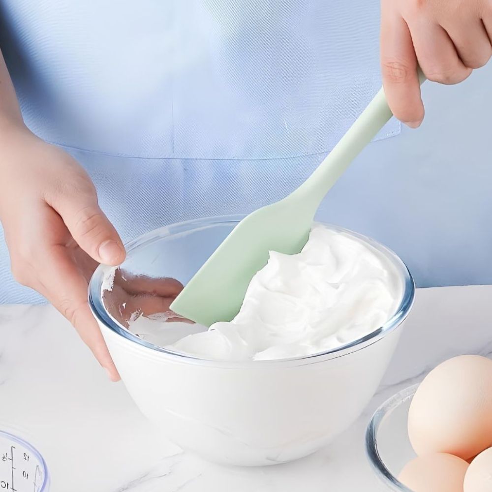 Flexible Silicone Spatula Set — lifestyle shot