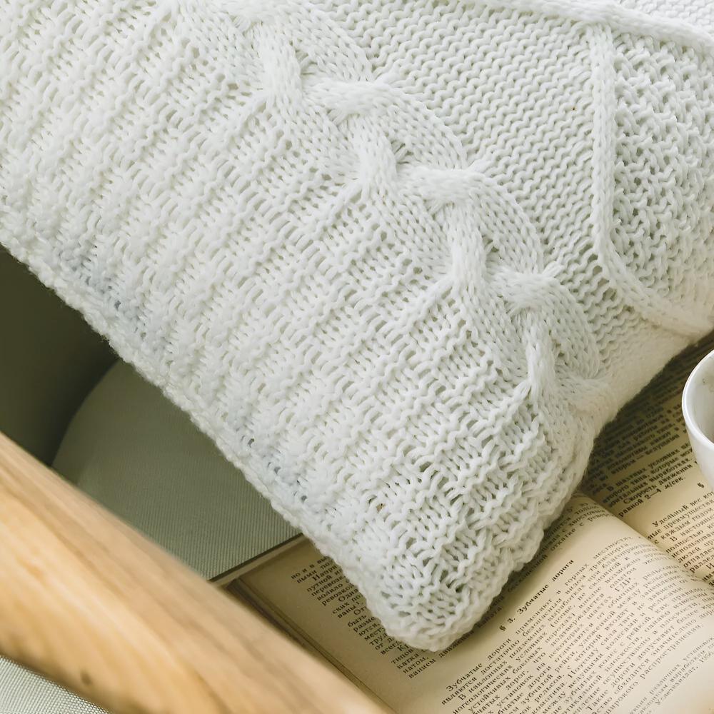 Braided Knitted Cushion Cover — product feature detail