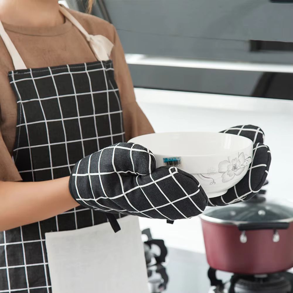 Heatproof Grid Pattern Kitchen Mitts — main product photo