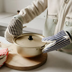 Striped Heat-Resistant Kitchen Mitts — product feature detail
