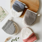 Striped Heat-Resistant Kitchen Mitts — size and scale reference