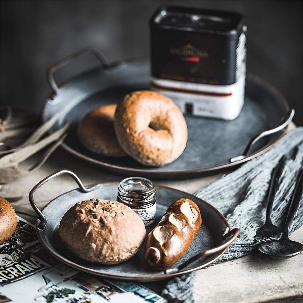 Retro Round Metal Dinner Serving Trays — product feature detail
