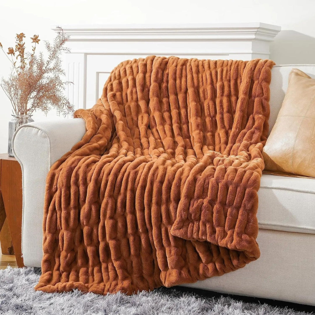 Chic Casa Faux Fur Blanket™️ — product close-up