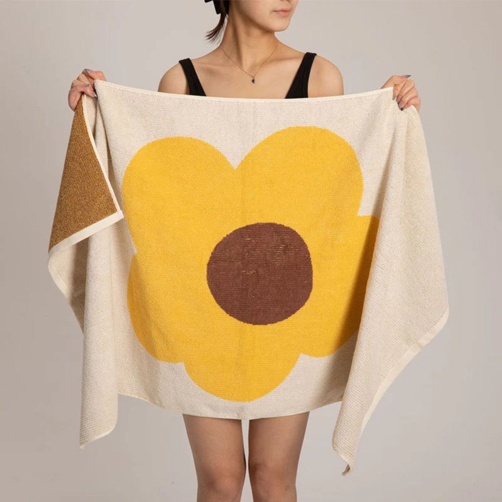 Cheerful Floral Print Cotton Bath Towel — main product photo