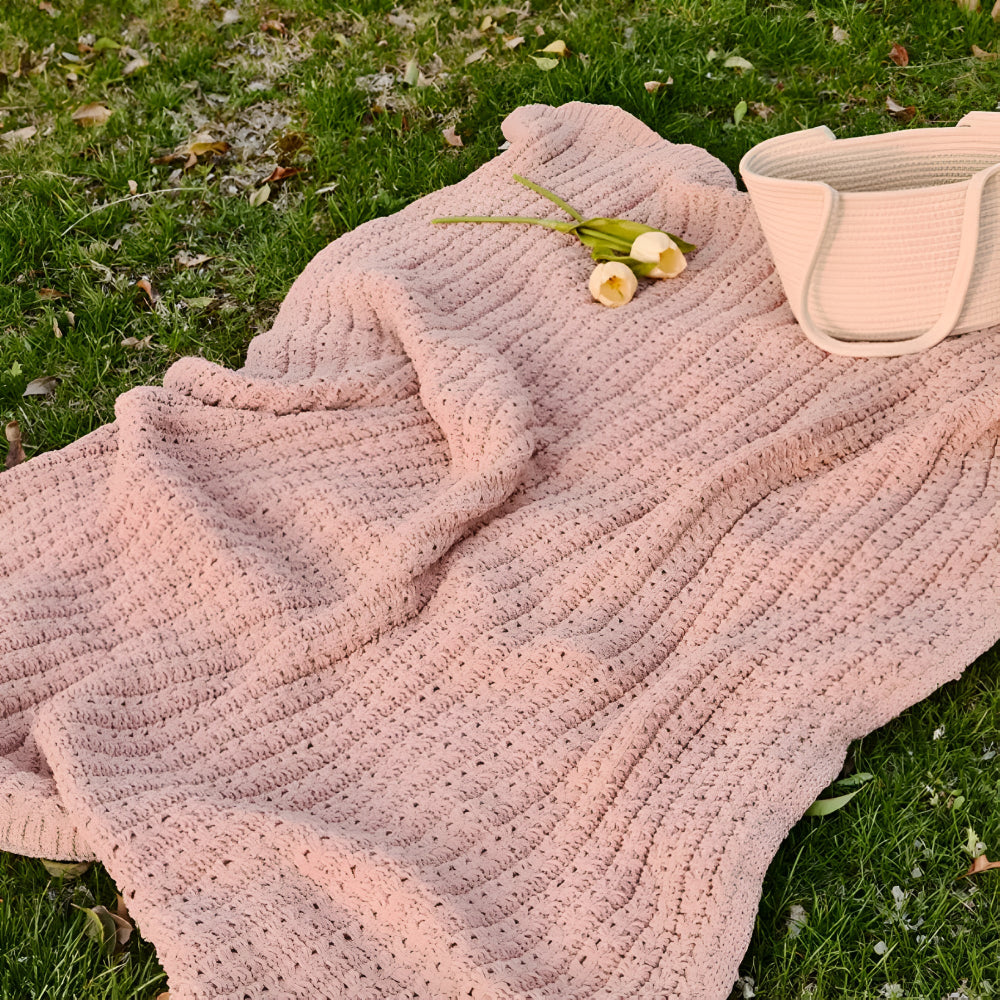 Vintage Chunky Knit Blanket — material texture close-up