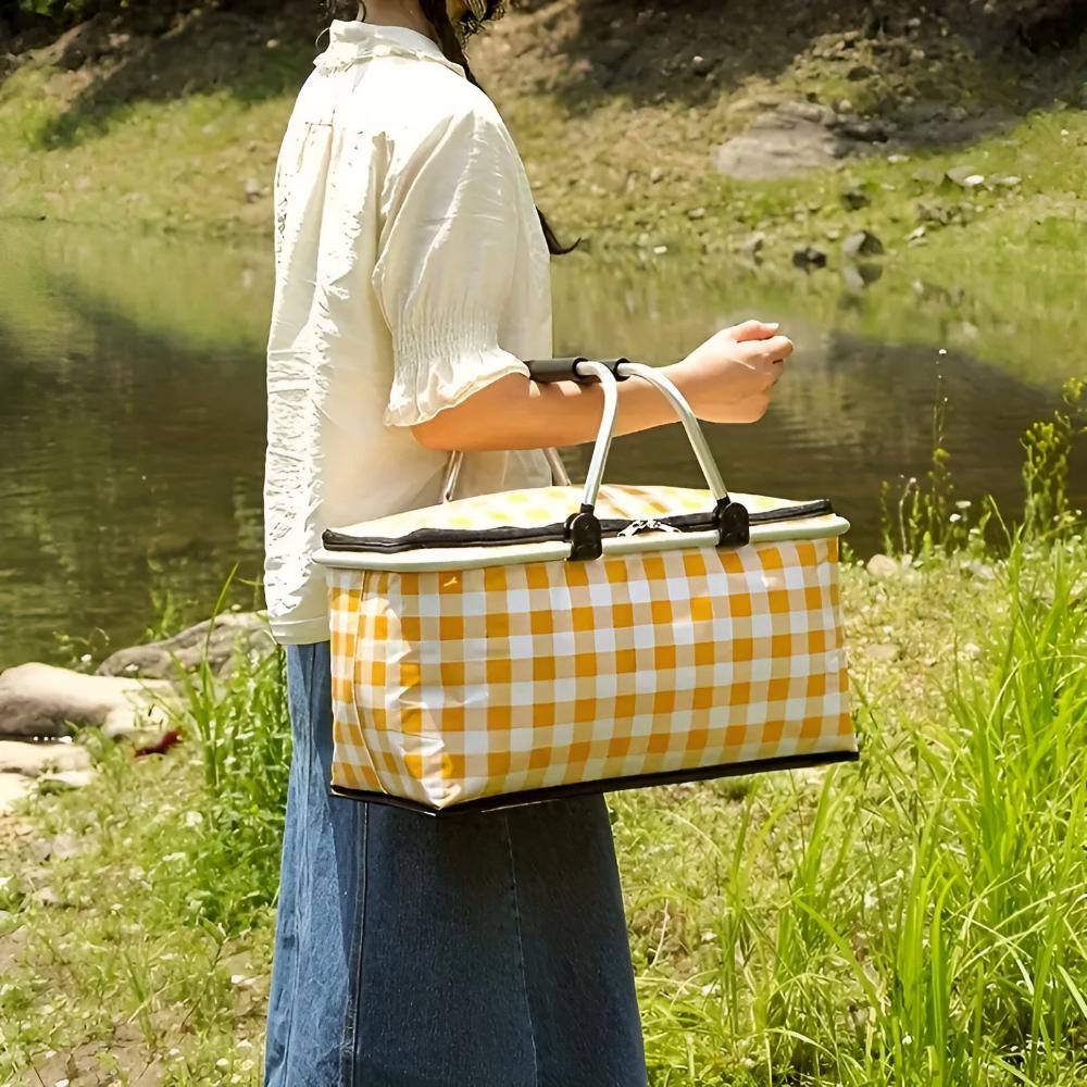 Foldable Checkered Picnic Basket — lifestyle shot