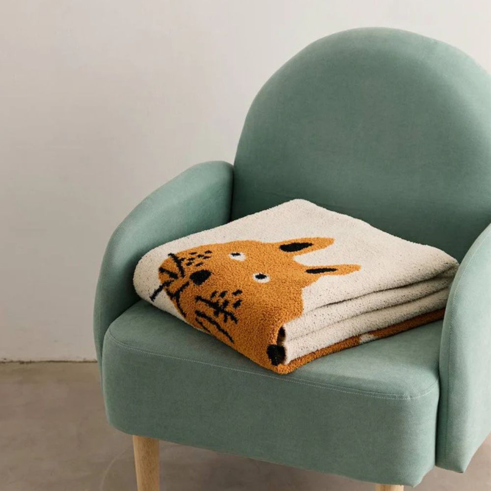 Wild Paws Cosy Blanket — product detail view