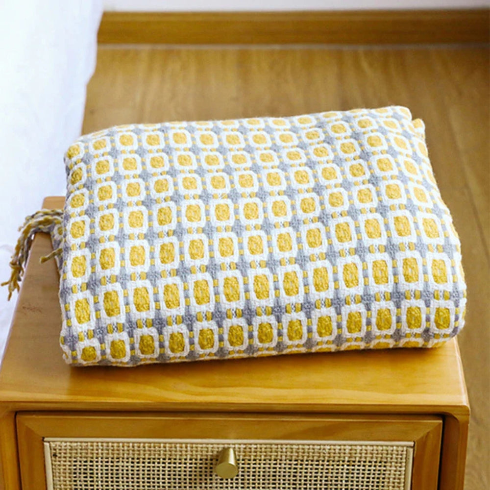 Knitted Couch Blanket with Tassels — product close-up