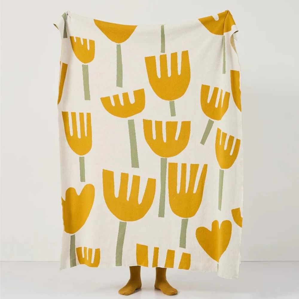 Spring Tulip Floral Knitted Blanket — size and scale reference