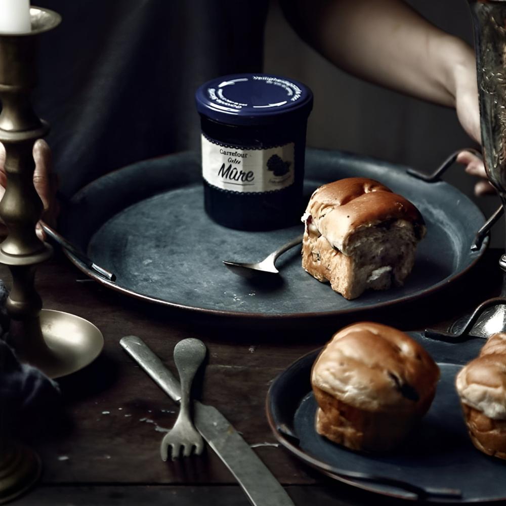 Retro Round Metal Dinner Serving Trays — product close-up