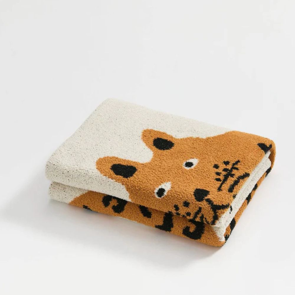 Wild Paws Cosy Blanket — product in use