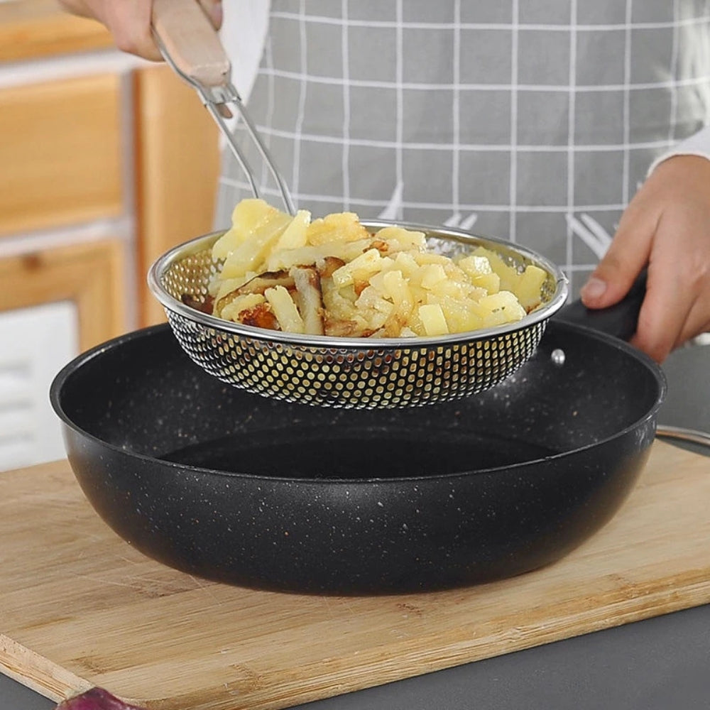 Skimmer Stainless Steel Colander Strainer — lifestyle shot
