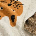 Wild Paws Cosy Blanket — product close-up
