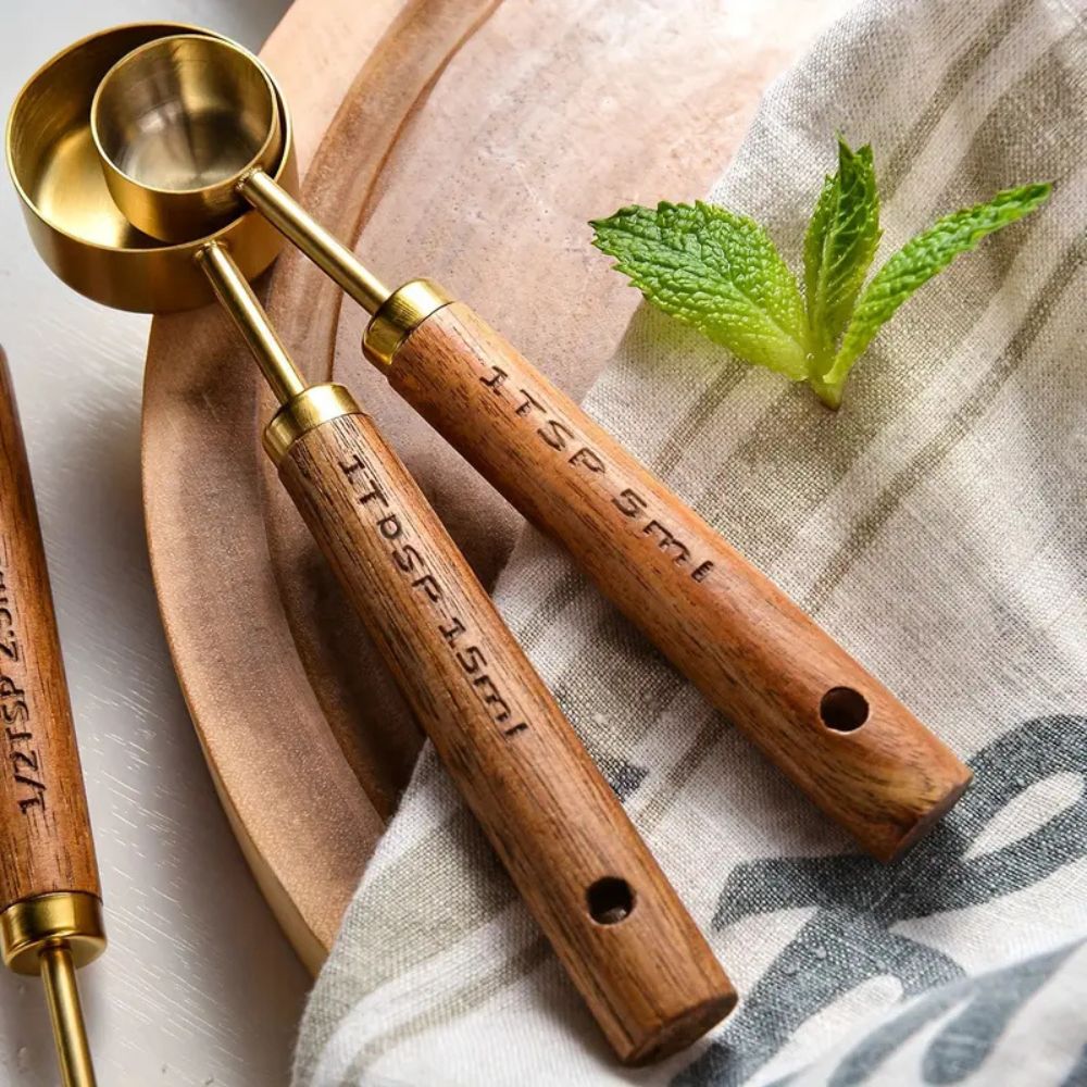 Golden Measuring  Spoon Set — product close-up