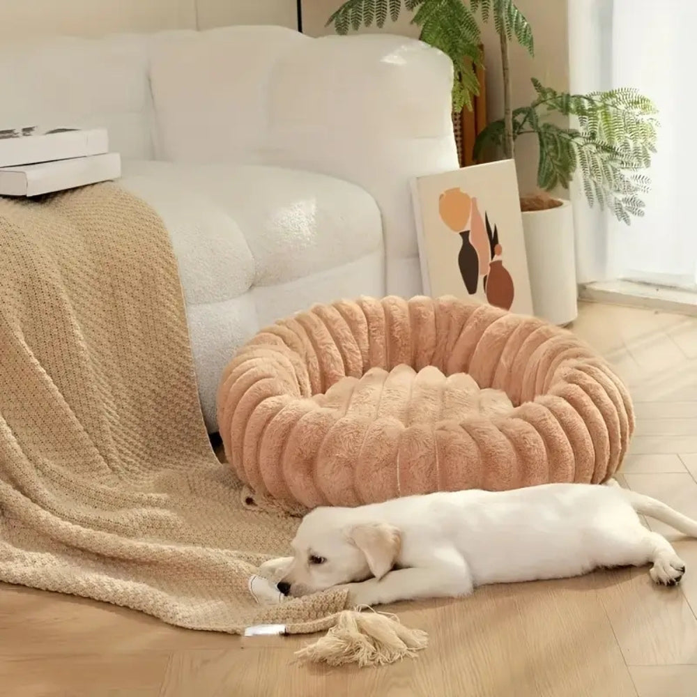 Purrfectly Plush Round Pet Bed — product detail view