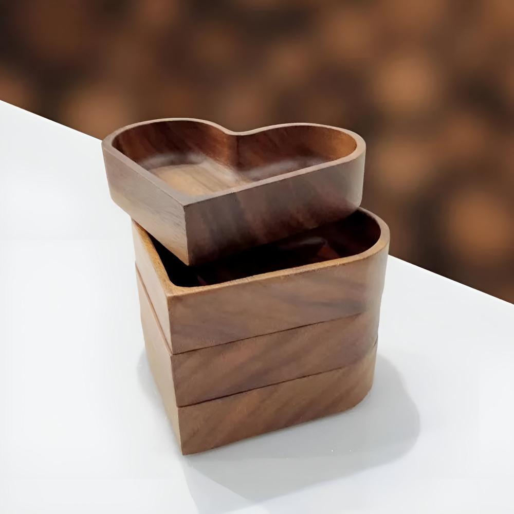 Heart-Shaped Wooden Snack Tray | 4 pcs — product close-up