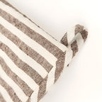 Premium Striped Heat-Resistant Oven Mitt — product in use