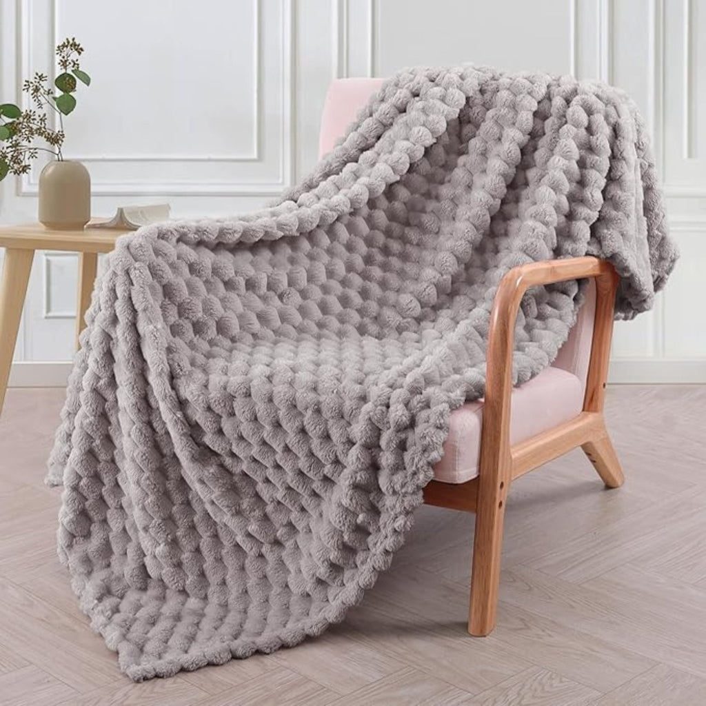 Marshmallow Comfort Throw Blanket — product close-up