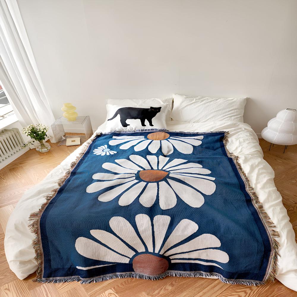 Cosy Daisy Woven Throw — main product photo