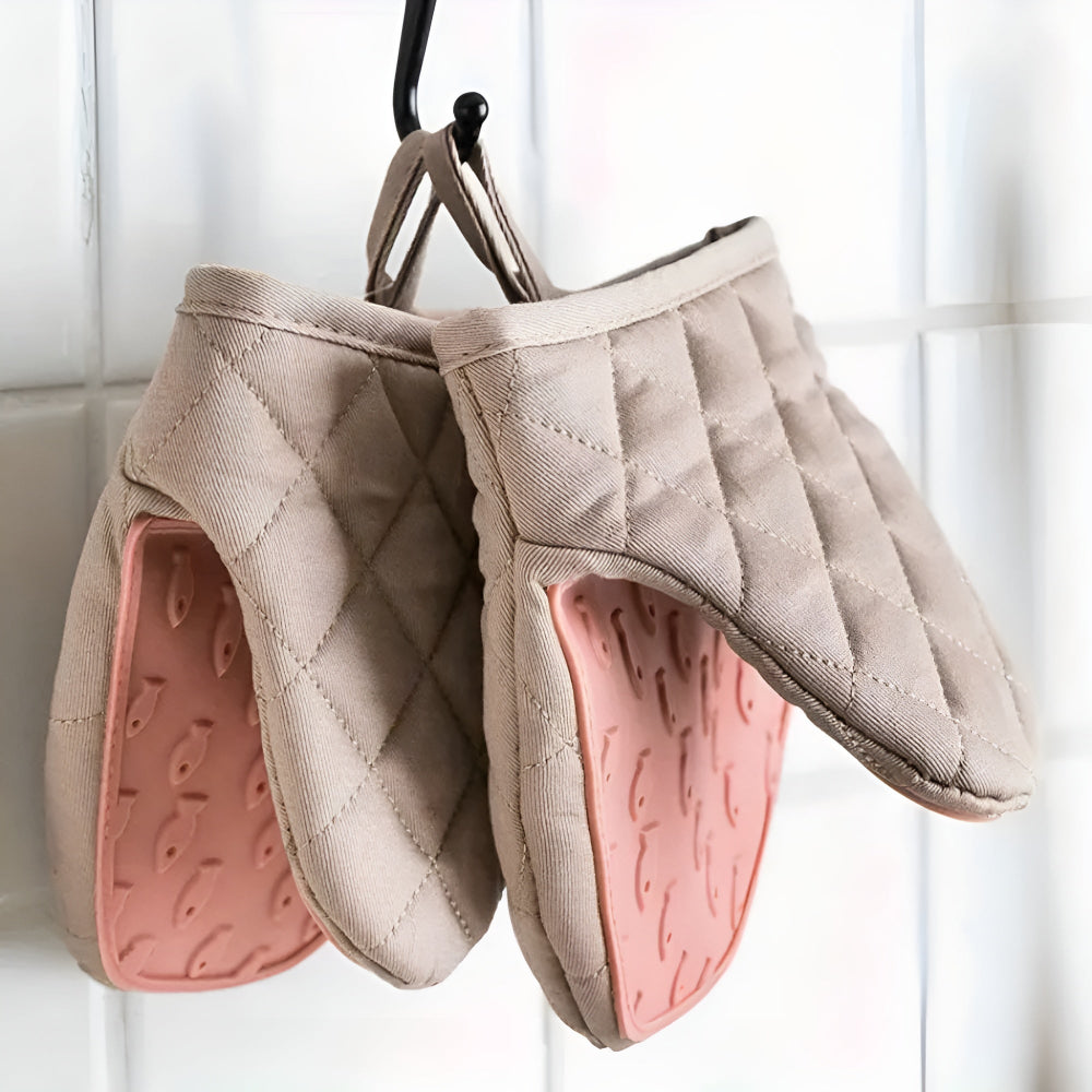 Silicone Quilted Heatproof Kitchen Mitts — product detail view