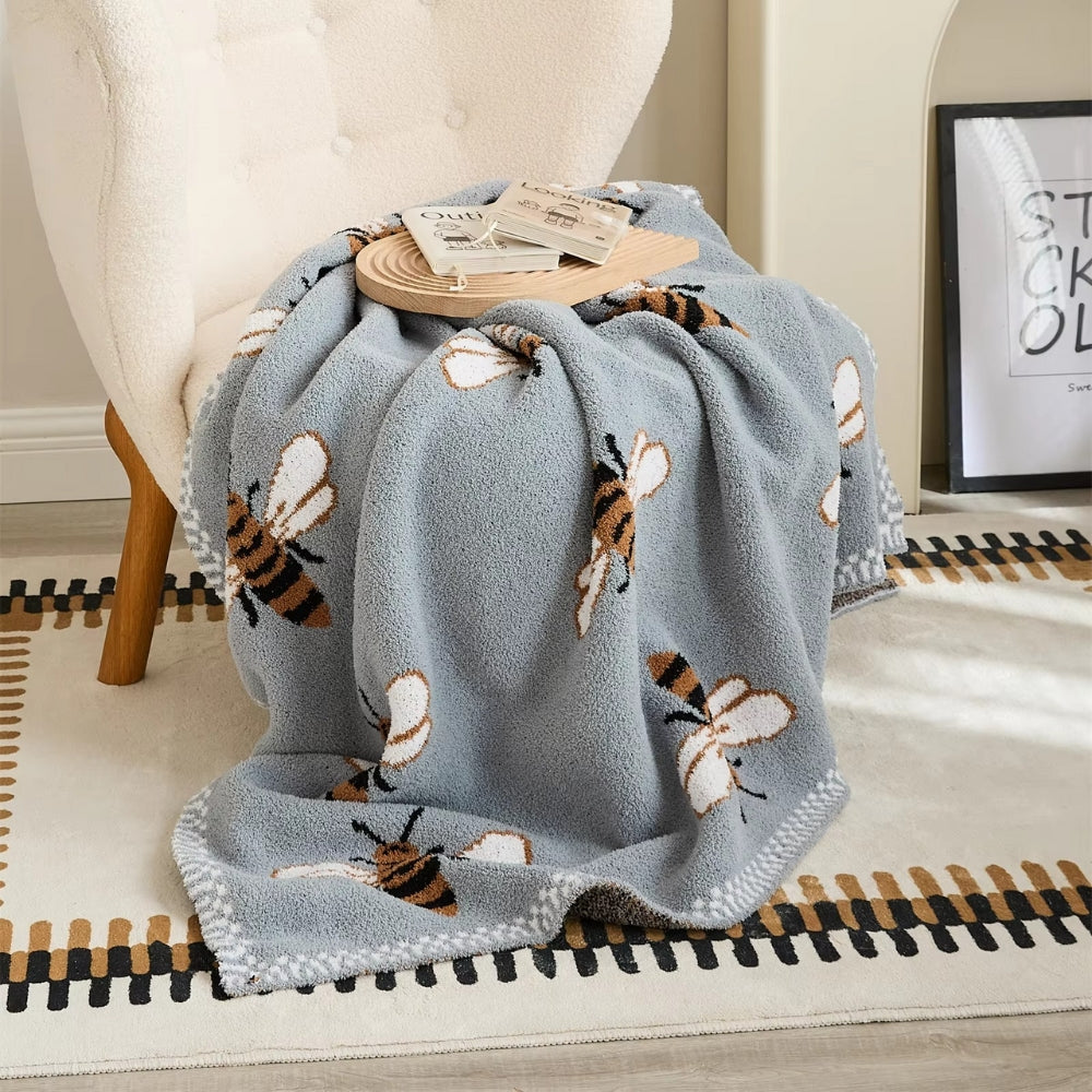 Fuzzy Bee Pattern Throw Blanket — product close-up