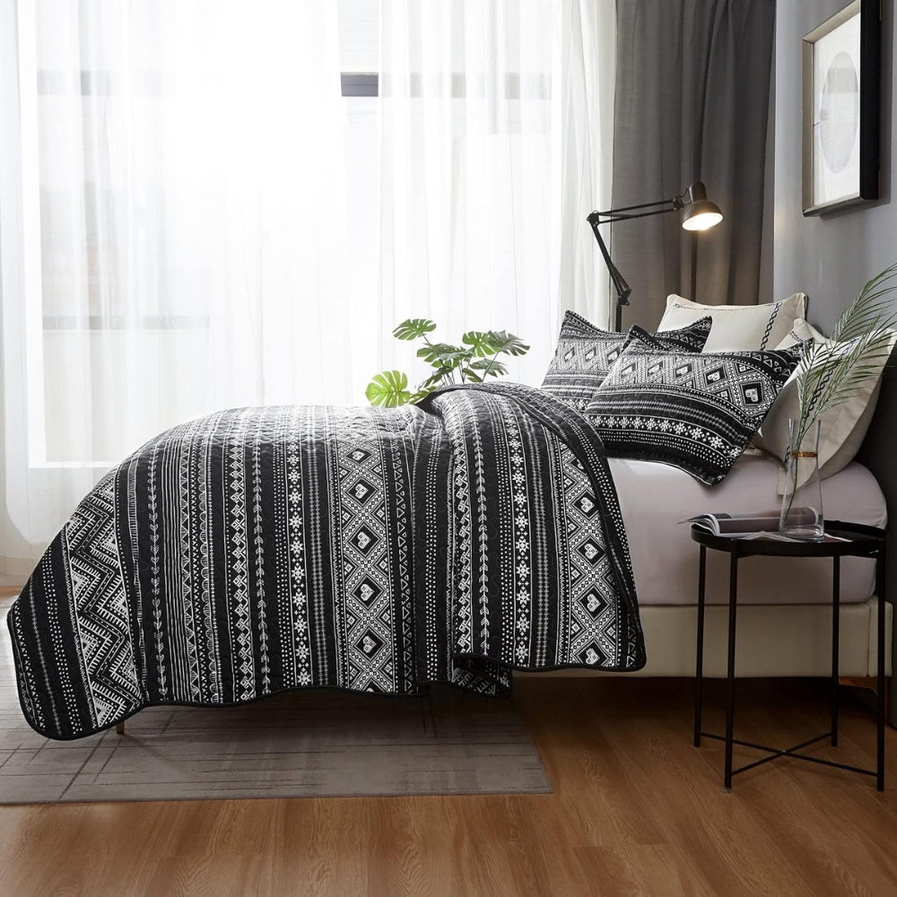 Avenzo Modern Boho Style Bedding Set — product detail view