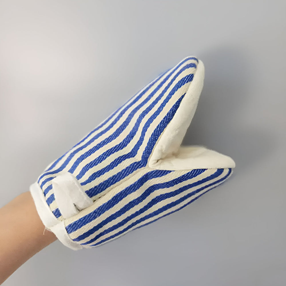 Striped Heat-Resistant Kitchen Mitts — material texture close-up