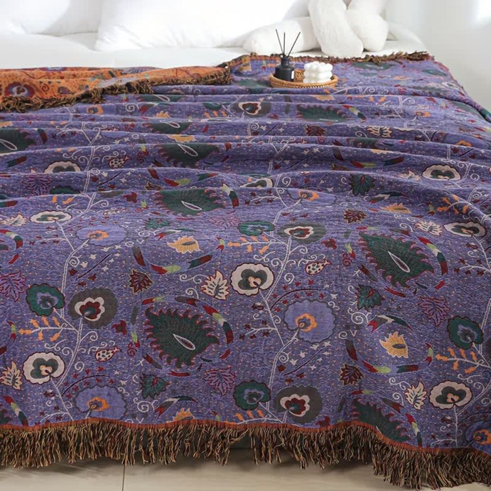Peacock Tassel Cotton Blanket — product detail view