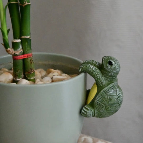 Arden Hanging Turtle Resin Pot Ornament — product detail view