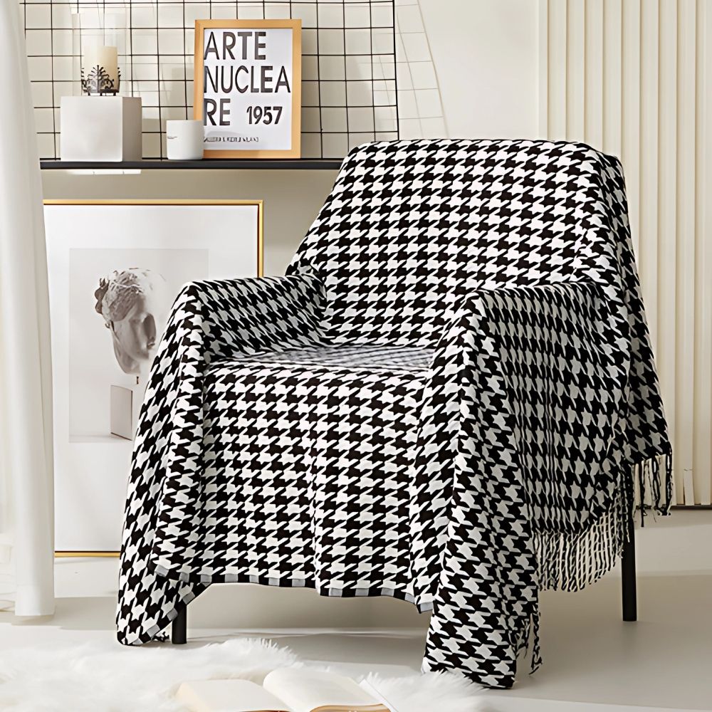 Classic Houndstooth Pattern Blanket — product feature detail