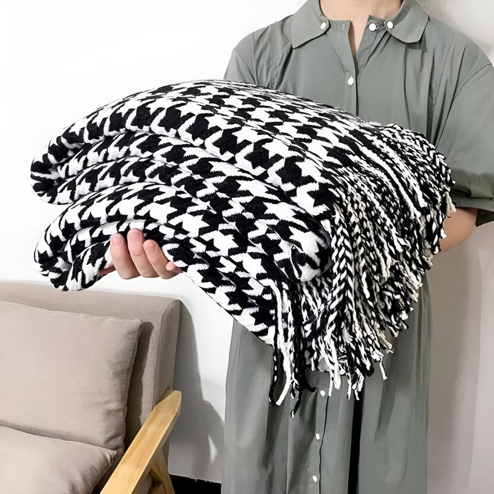 Classic Houndstooth Pattern Blanket — main product photo