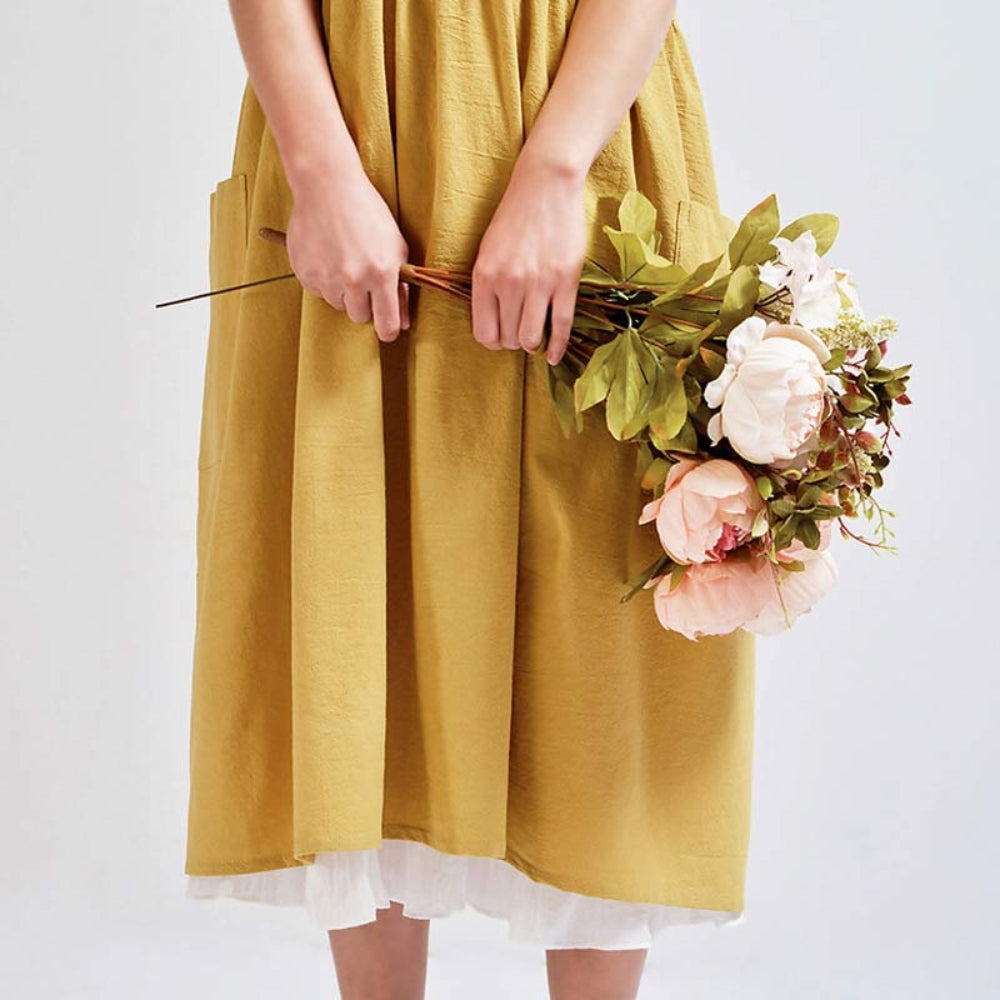 Cross-Back Apron With Pockets — lifestyle shot