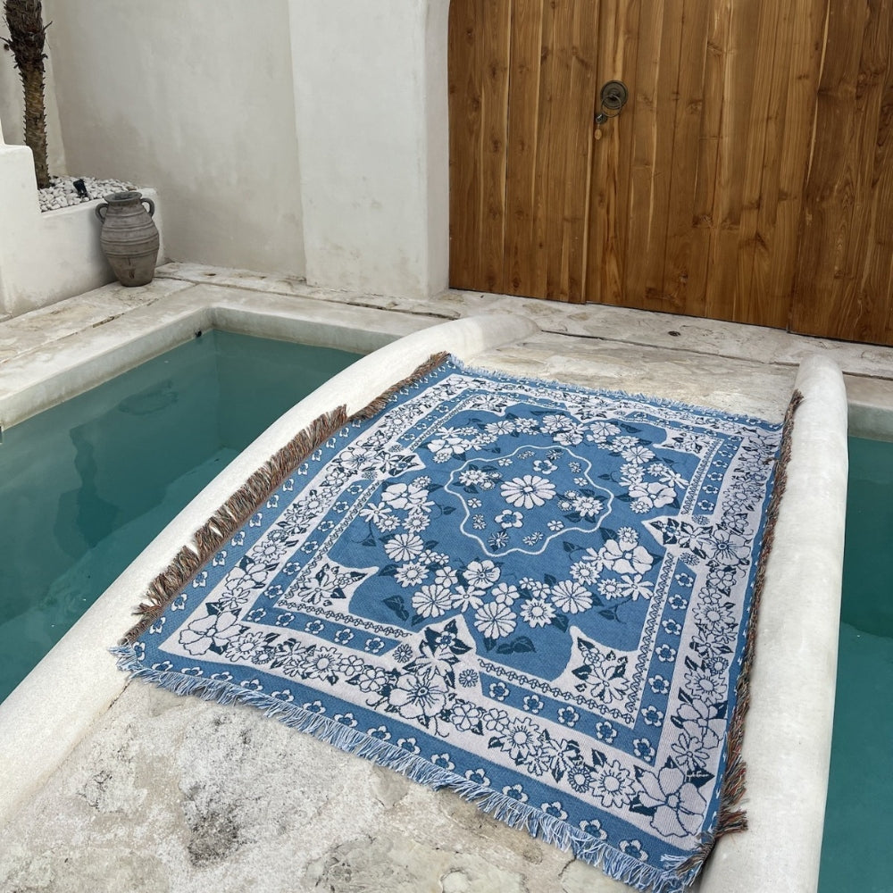 Blue Daisy Bloom Boho Travel Outdoor Blanket — product feature detail