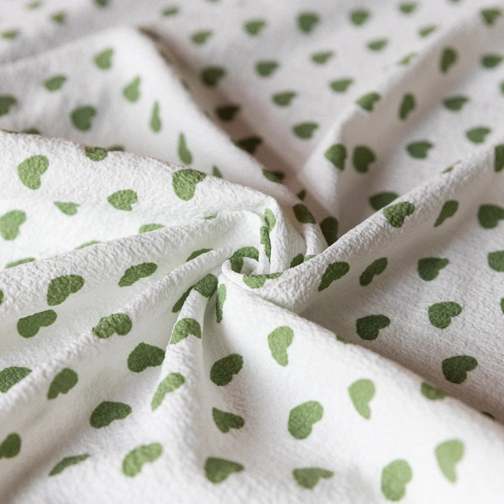 Dotted Heart Table Cloth — product feature detail