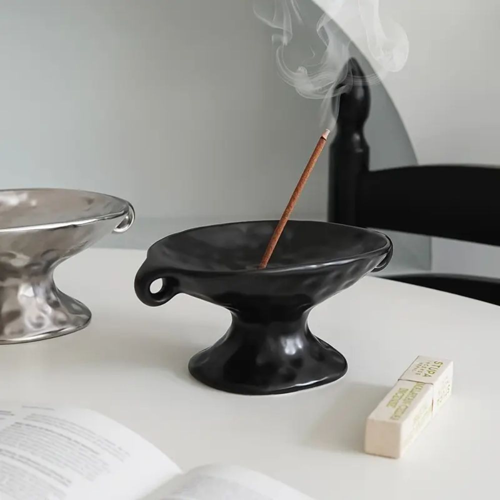 Dual-Ear Ceramic Oval Organiser — lifestyle shot