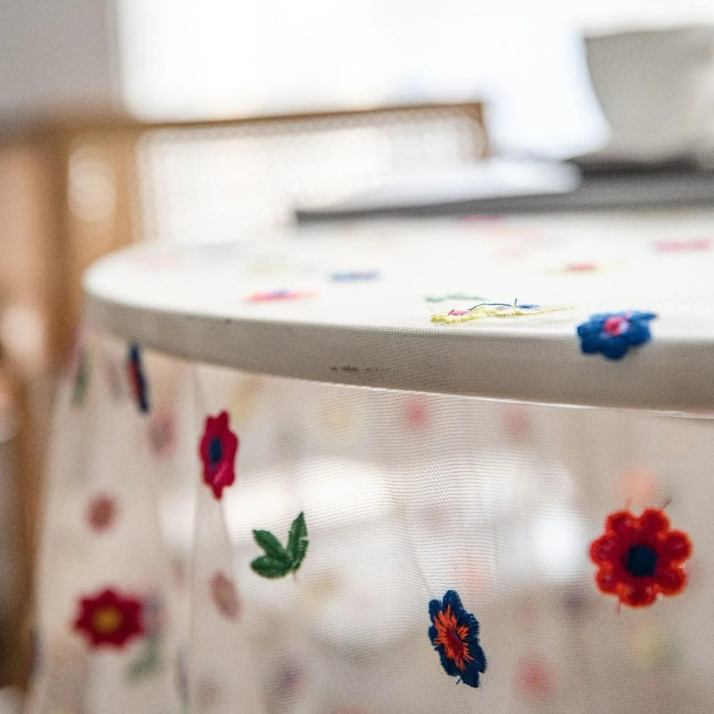 Floral Embroidered Lace Tablecloth Cover — product feature detail
