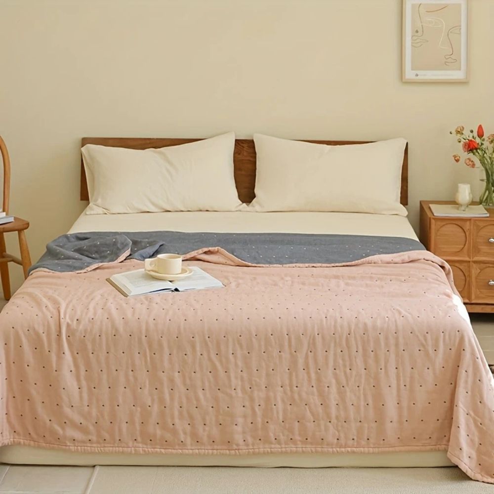 Heart Stitched Double-Spliced Cotton Gauze Blanket — main product photo