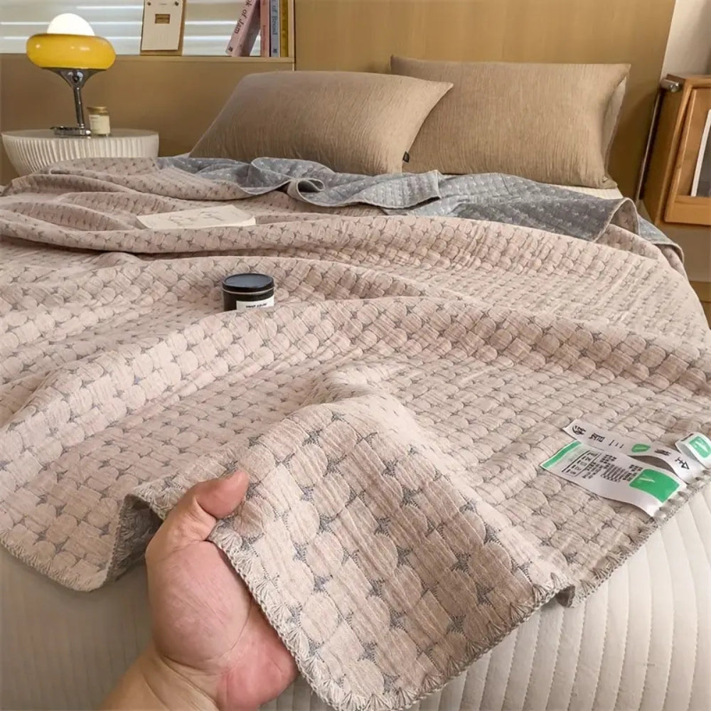 Matelassé Seersucker Reversible Cotton Blanket — product close-up