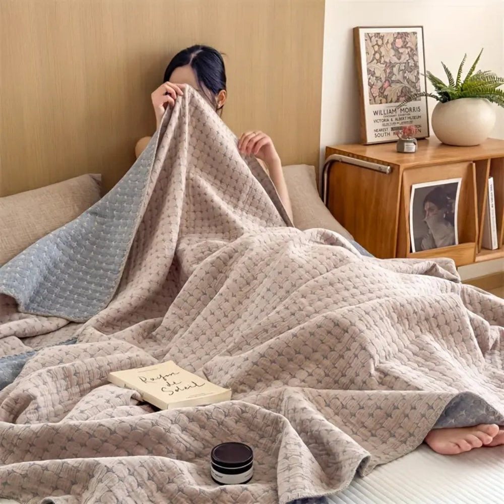 Matelassé Seersucker Reversible Cotton Blanket — main product photo
