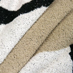 Onyx Cosy All-Season Travel Bed Blanket — product feature detail