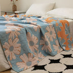 Summer-Ready Daisy Cotton Blanket — product close-up