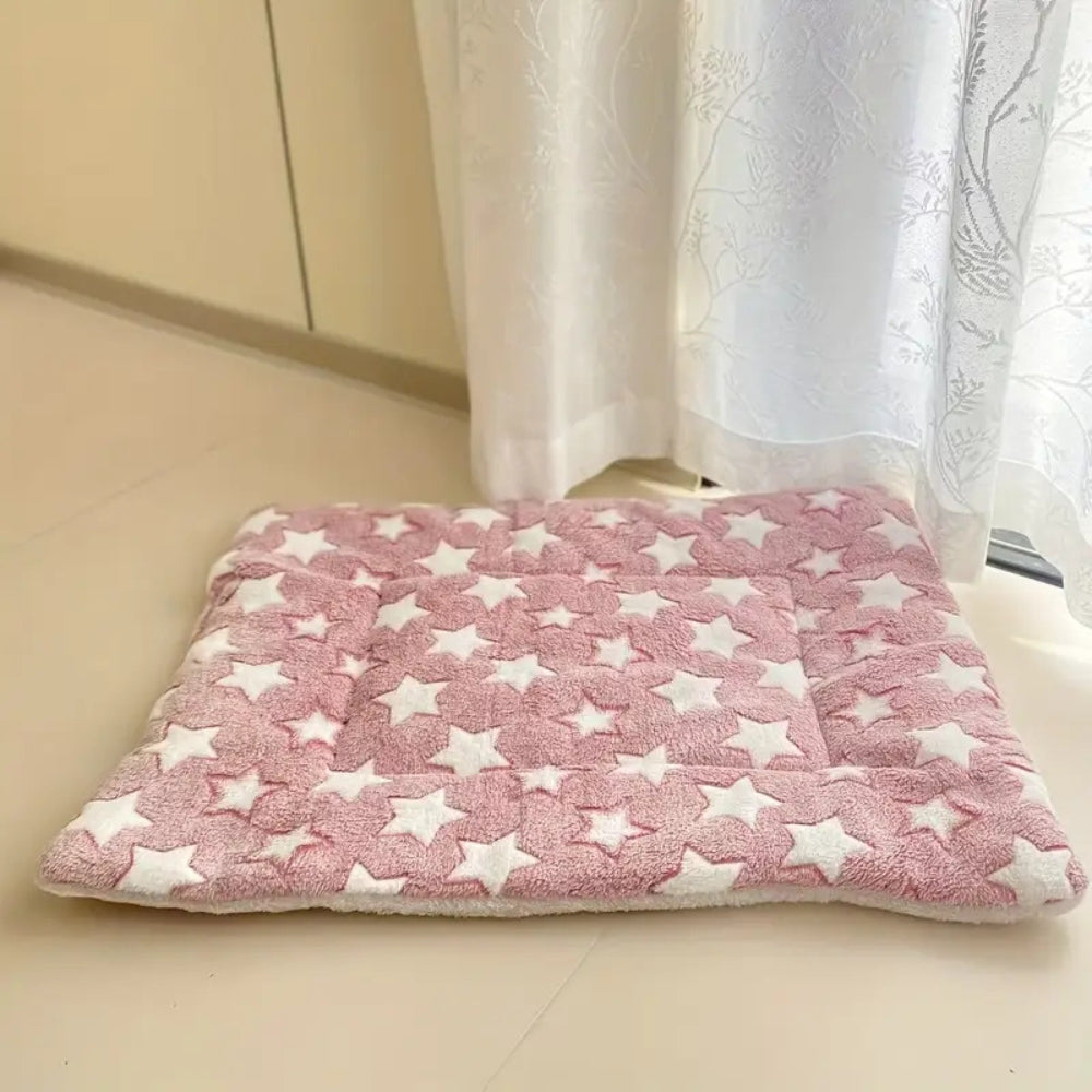 Snuggly Star Ultra-Warm Pet Bed — alternate angle view