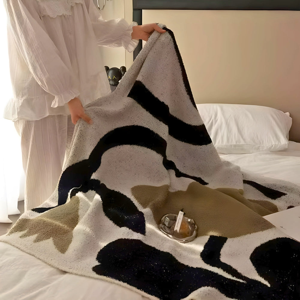 Onyx Cosy All-Season Travel Bed Blanket — size and scale reference
