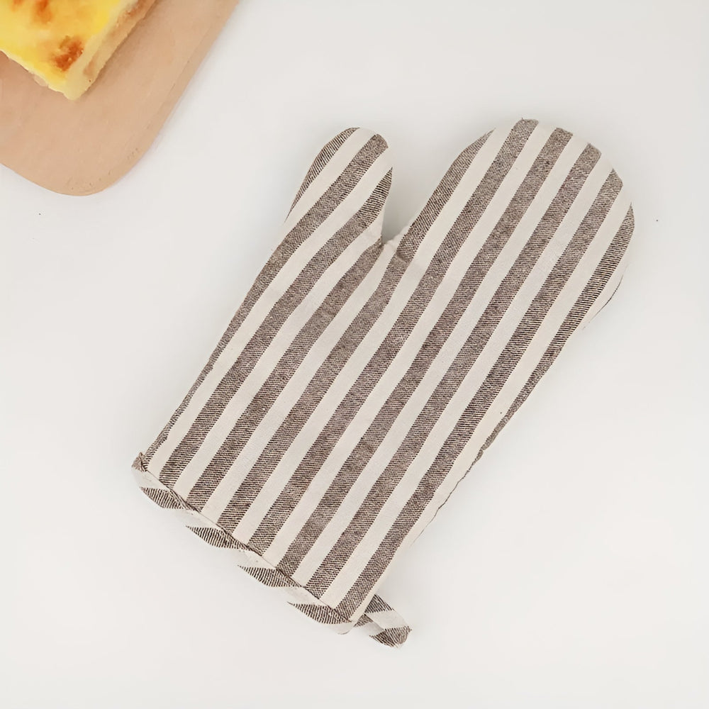 Premium Striped Heat-Resistant Oven Mitt — product close-up