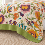 Soft Blossom Breeze Coverlet – close-up of the green border and finished edge